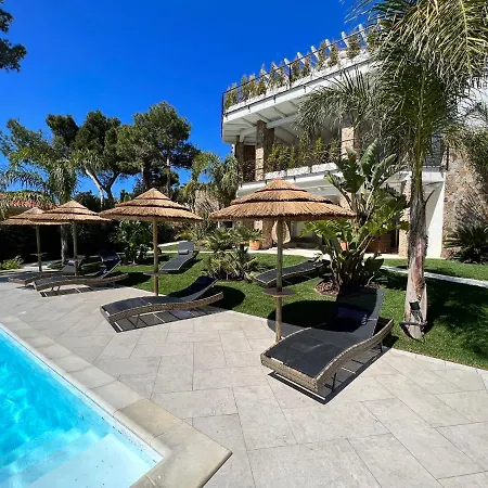 Aquamarina Pavoncella Rossa & Apartmanhotel Porto Pino