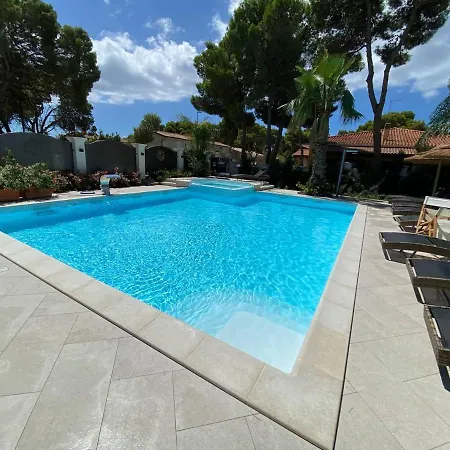 Aquamarina Pavoncella Rossa & Apart Otel 4*