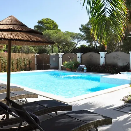 Aparthotel Aquamarina Pavoncella Rossa