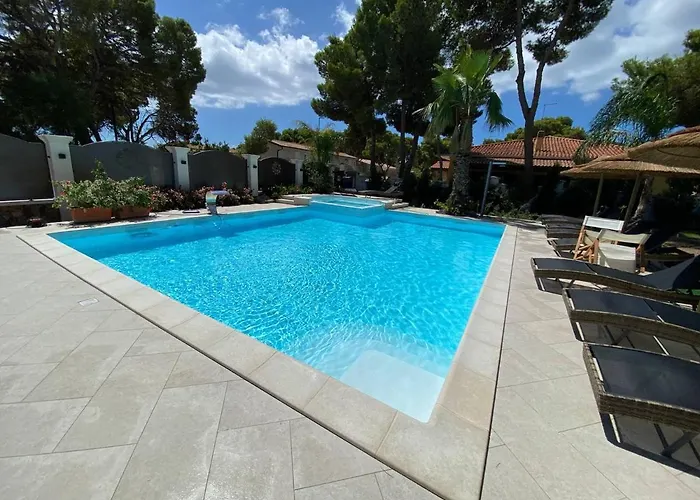 Aquamarina Pavoncella Rossa & Apart Otel 4*